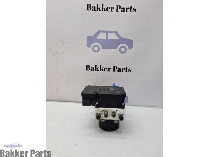 Używane Pompa ABS Volvo V40 (MV) 2.0 D2 16V Cena € 75,00 Procedura marży oferowane przez Bakker Parts