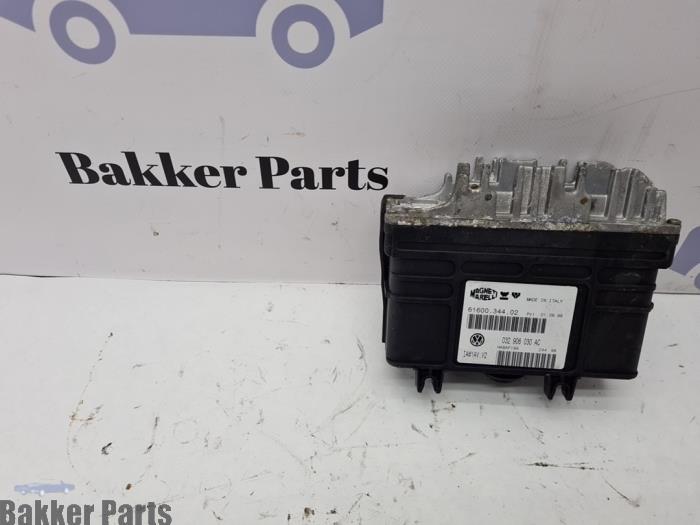 Used Engine management computer Volkswagen Polo III (6N1) 1.6i 75 Price € 50,00 Margin scheme offered by Bakker Parts