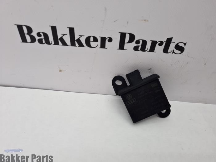Begagnade Däcktrycksmodul Volkswagen Touareg (7LA/7L6) 5.0 TDI V10 Pris € 12,50 Marginaltabell erbjuds av Bakker Parts