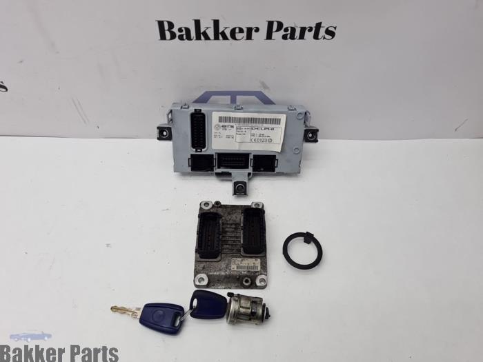 Gebrauchte Schlossset Fiat Punto II (188) 1.2 16V Preis € 50,00 Margenregelung angeboten von Bakker Parts