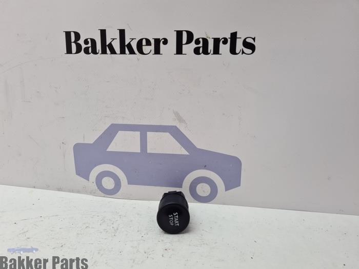 Używane Przelacznik Start/Stop Renault Captur I (2R) 1.2 TCE 16V EDC Cena € 15,00 Procedura marży oferowane przez Bakker Parts