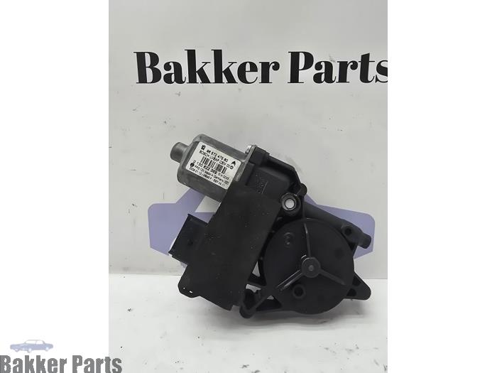 Usados Motor de ventanilla de puerta Peugeot 308 SW (4E/H) 1.4 VTI 16V Precio € 29,95 Norma de margen ofrecido por Bakker Parts