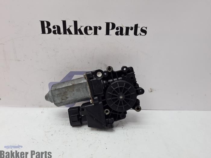 Usados Motor de ventanilla de puerta Audi A6 Avant (C5) 2.4 V6 30V Quattro Precio € 20,00 Norma de margen ofrecido por Bakker Parts