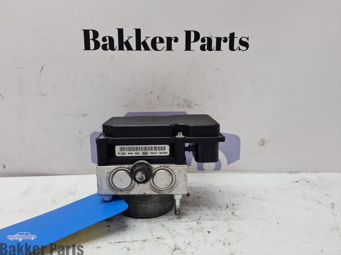 Usagé Pompe ABS Peugeot Bipper (AA) 1.4 HDi Prix € 100,00 Règlement à la marge proposé par Bakker Parts