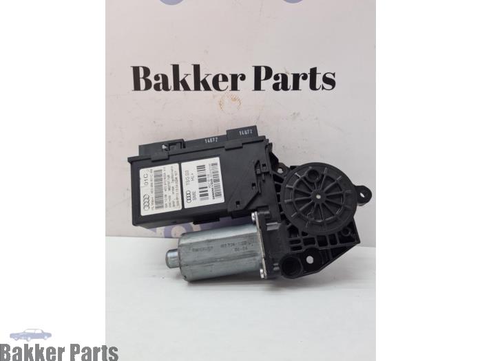 Usados Motor de ventanilla de puerta Audi A8 (D3) 3.0 TDI V6 24V Quattro Precio € 25,00 Norma de margen ofrecido por Bakker Parts