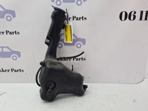 Gebrauchte Scheibensprühertank vorne Mercedes C (C204) 1.8 C-180 CGI 16V BlueEfficiency Preis € 30,00 Margenregelung angeboten von Bakker Parts