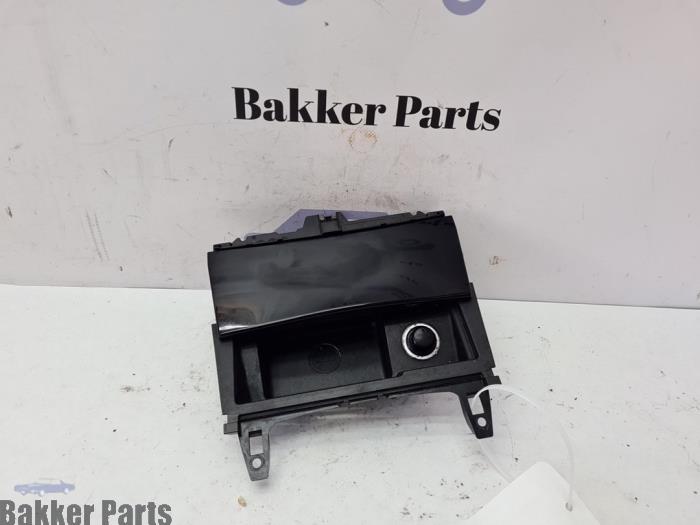 Begagnade Askkopp, fram Mercedes C (C204) 1.8 C-180 CGI 16V BlueEfficiency Pris € 25,00 Marginaltabell erbjuds av Bakker Parts