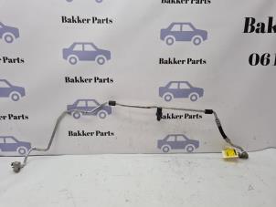 Usados Tubo de aire acondicionado BMW 5 serie (F10) 525d xDrive 16V Precio € 45,00 Norma de margen ofrecido por Bakker Parts