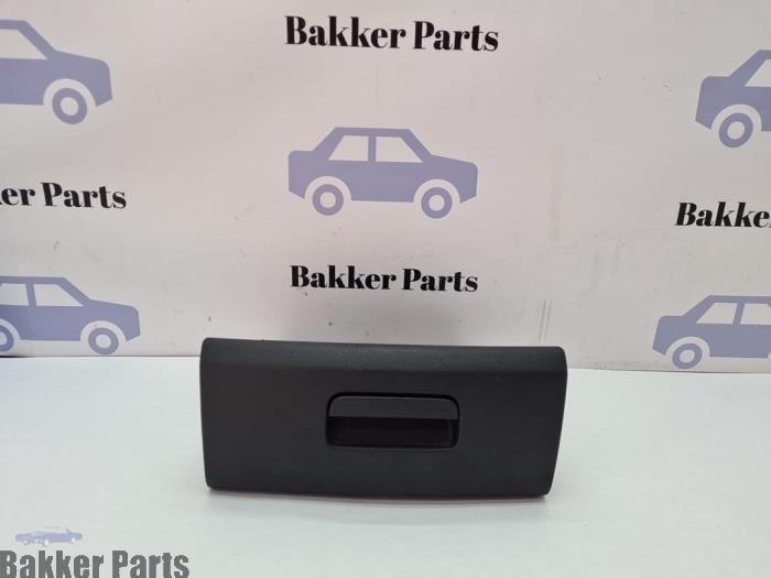 Używane Schowek Volkswagen Sharan (7N) 2.0 TDI 16V Cena € 50,00 Procedura marży oferowane przez Bakker Parts