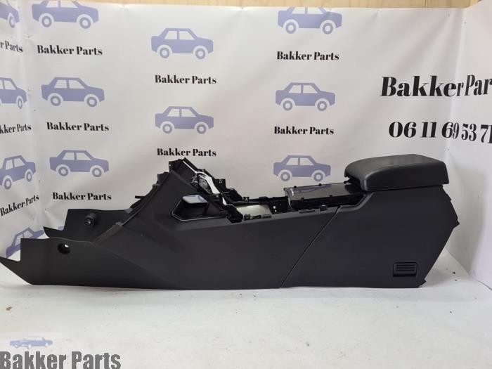 Begagnade Mittkonsol Landrover Range Rover Evoque (LVJ/LVS) 2.0 eD 150 16V 5-drs. Pris € 150,00 Marginaltabell erbjuds av Bakker Parts