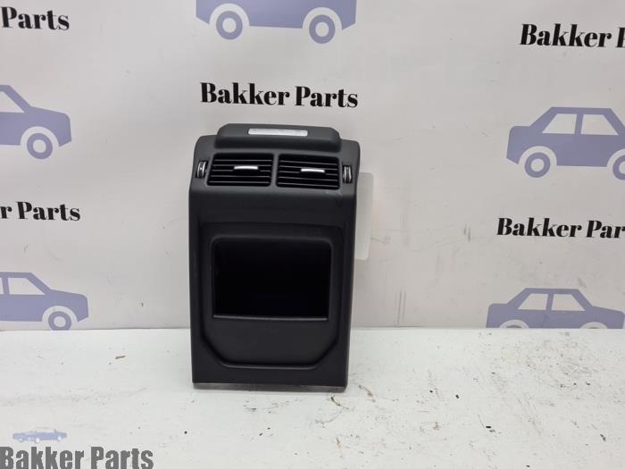 Begagnade Luftraster bak Landrover Range Rover Evoque (LVJ/LVS) 2.0 eD 150 16V 5-drs. Pris € 50,00 Marginaltabell erbjuds av Bakker Parts