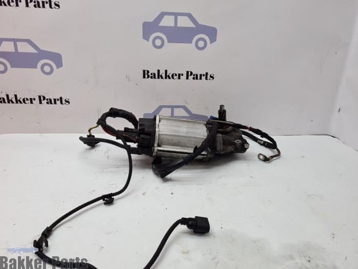 Begagnade Styrbox Volkswagen Golf VI (5K1) 2.0 GTI 16V Pris € 100,00 Marginaltabell erbjuds av Bakker Parts