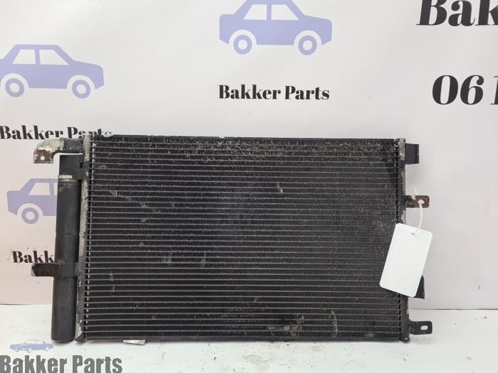 Usagé Radiateur clim Jaguar XF (CC9) 3.0 D V6 24V Prix € 50,00 Règlement à la marge proposé par Bakker Parts
