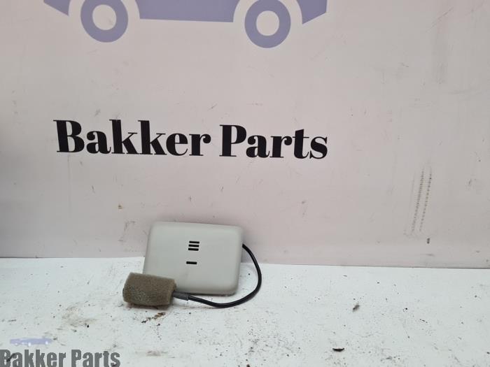 Usados Micrófono Nissan Qashqai (J10) 1.6 dCi Pure Drive Precio € 20,00 Norma de margen ofrecido por Bakker Parts