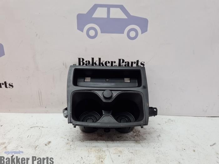 Gebrauchte Getränkehalter BMW 1 serie (F20) 116d 1.6 16V Efficient Dynamics Preis € 25,00 Margenregelung angeboten von Bakker Parts