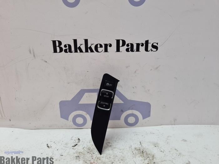 Używane Przelacznik ESP BMW 1 serie (F20) 116d 1.6 16V Efficient Dynamics Cena € 30,00 Procedura marży oferowane przez Bakker Parts