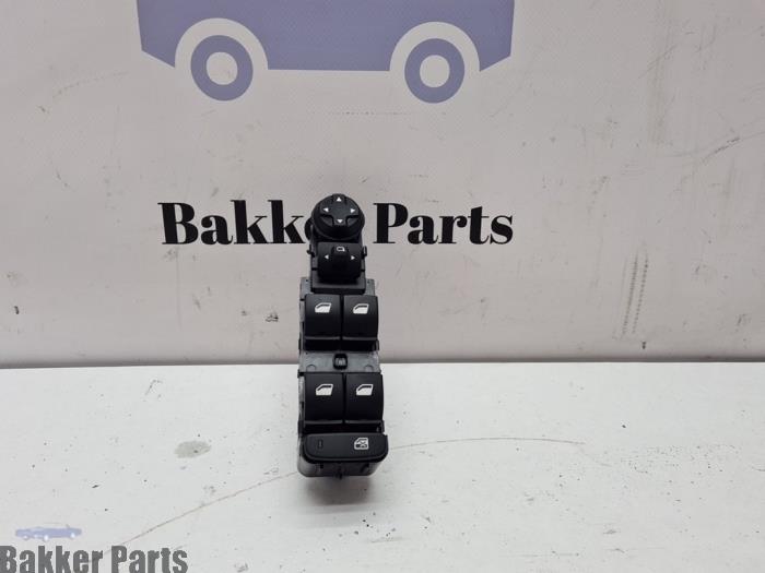 Usados Interruptor de ventanilla eléctrica Opel Crossland (X) 1.2 Turbo 12V Precio € 40,00 Norma de margen ofrecido por Bakker Parts