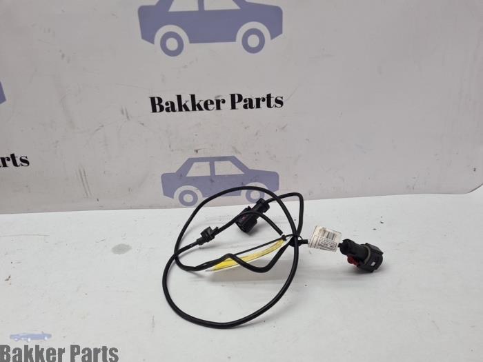 Używane Kabel (rózne) BMW 3 serie (F30) 318i 1.5 TwinPower Turbo 12V Cena € 25,00 Procedura marży oferowane przez Bakker Parts