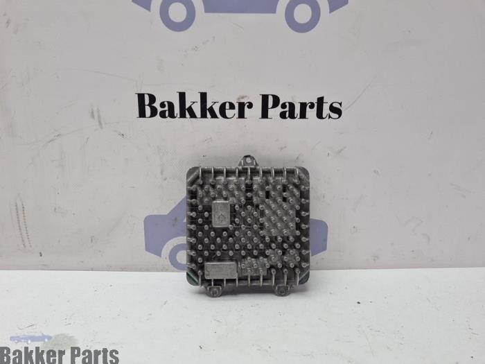 Używane Modul ksenonowy BMW 3 serie (F30) 318i 1.5 TwinPower Turbo 12V Cena € 75,00 Procedura marży oferowane przez Bakker Parts