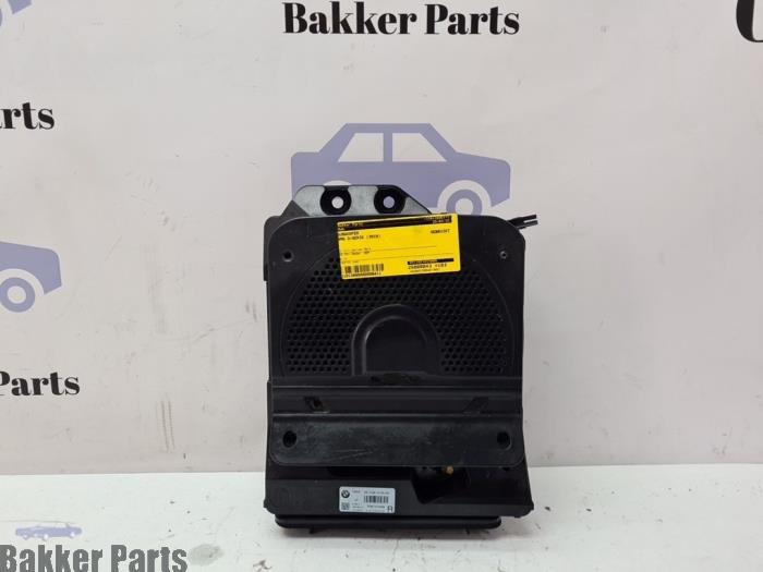 Używane Subwoofer BMW 3 serie (F30) 318i 1.5 TwinPower Turbo 12V Cena € 70,00 Procedura marży oferowane przez Bakker Parts