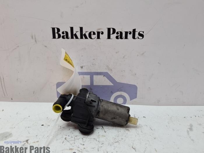 Begagnade Extra vattenpump BMW 1 serie (E87/87N) 116i 1.6 16V Pris € 50,00 Marginaltabell erbjuds av Bakker Parts