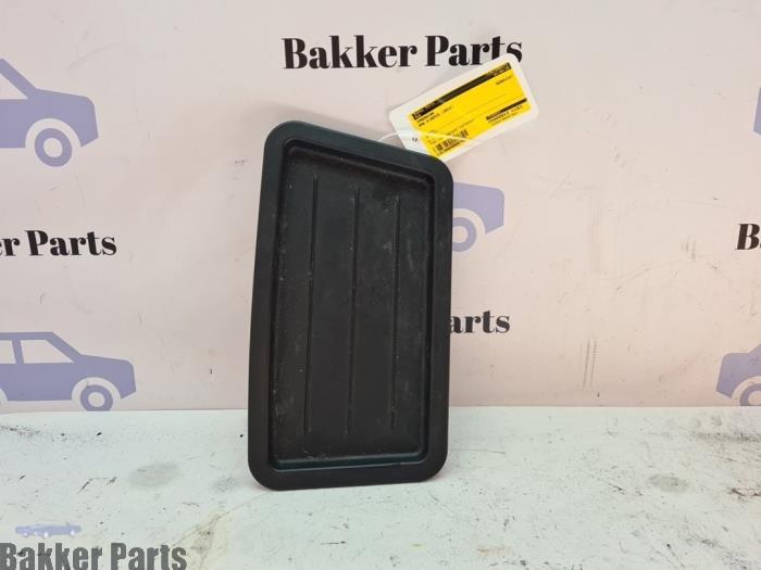 Używane Schowek BMW 3 serie (F30) 318i 1.5 TwinPower Turbo 12V Cena € 25,00 Procedura marży oferowane przez Bakker Parts