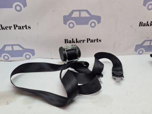 Usagé Ceinture de sécurité arrière centre Renault Grand Scénic III (JZ) 1.2 16V TCe 130 Prix € 40,00 Règlement à la marge proposé par Bakker Parts