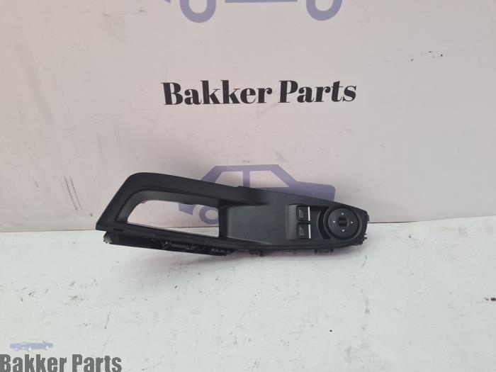 Usados Interruptor de ventanilla eléctrica Ford Fiesta 6 ST 1.6 ST 16V Precio € 30,00 Norma de margen ofrecido por Bakker Parts