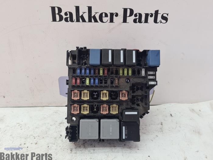 Begagnade Säkringsbox Ford Fiesta 6 ST 1.6 ST 16V Pris € 50,00 Marginaltabell erbjuds av Bakker Parts