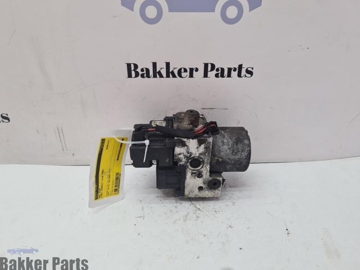Usagé Bloc ABS Ford Transit 2.4 TDdi 16V 330L RWD Prix € 50,00 Règlement à la marge proposé par Bakker Parts