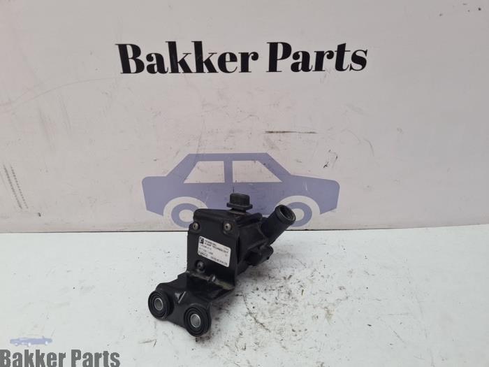 Usagé Pompe à eau Ford Mondeo V 1.5 EcoBoost 16V Prix € 45,00 Règlement à la marge proposé par Bakker Parts