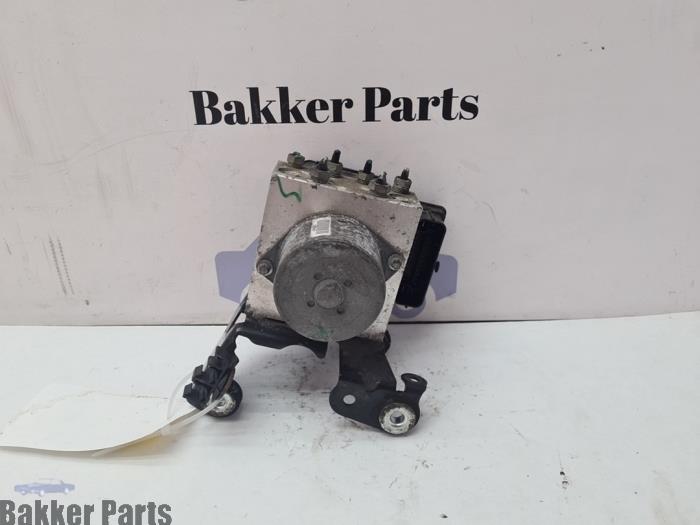 Usagé Bloc ABS Ford S-Max (GBW) 2.5 Turbo 20V Prix € 150,00 Règlement à la marge proposé par Bakker Parts