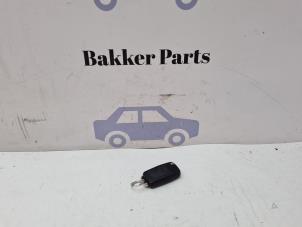Usados Llave Volkswagen Polo IV (9N1/2/3) 1.4 16V Precio € 25,00 Norma de margen ofrecido por Bakker Parts