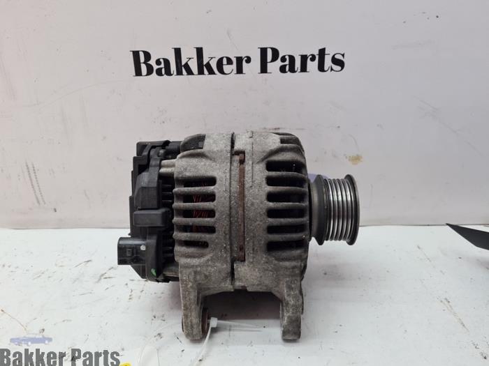 Begagnade Dynamo Volkswagen Caddy III (2KA,2KH,2CA,2CH) 1.6 Pris € 45,00 Marginaltabell erbjuds av Bakker Parts