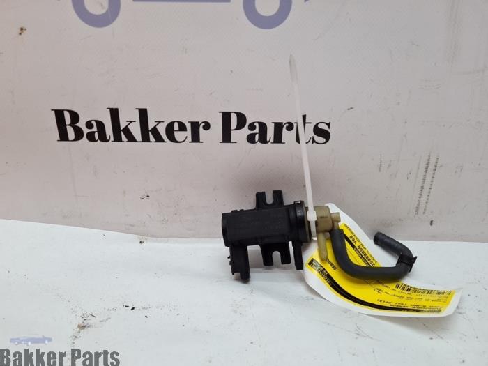Begagnade Laddtryckssensor Ford B-Max (JK8) 1.0 EcoBoost 12V 125 Pris € 25,00 Marginaltabell erbjuds av Bakker Parts