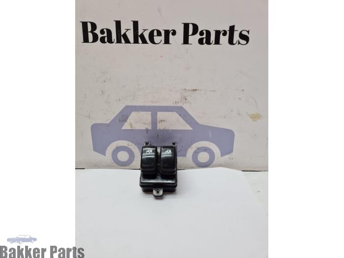Usados Interruptor de ventanilla eléctrica Kia Picanto (BA) 1.0 12V Precio € 25,00 Norma de margen ofrecido por Bakker Parts