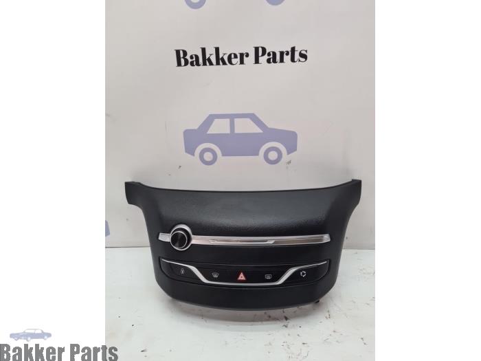 Używane Panel obslugi radia Peugeot 308 (L3/L8/LB/LH/LP) 1.2 12V VTi PureTech 82 Cena € 35,00 Procedura marży oferowane przez Bakker Parts