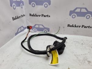 Usados Juego de cables de gancho de remolque Peugeot 308 (L3/L8/LB/LH/LP) 1.2 12V VTi PureTech 82 Precio € 50,00 Norma de margen ofrecido por Bakker Parts
