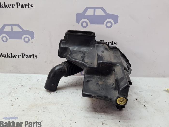 Begagnade Luftfilterhus Peugeot 308 (L3/L8/LB/LH/LP) 1.2 12V VTi PureTech 82 Pris € 40,00 Marginaltabell erbjuds av Bakker Parts