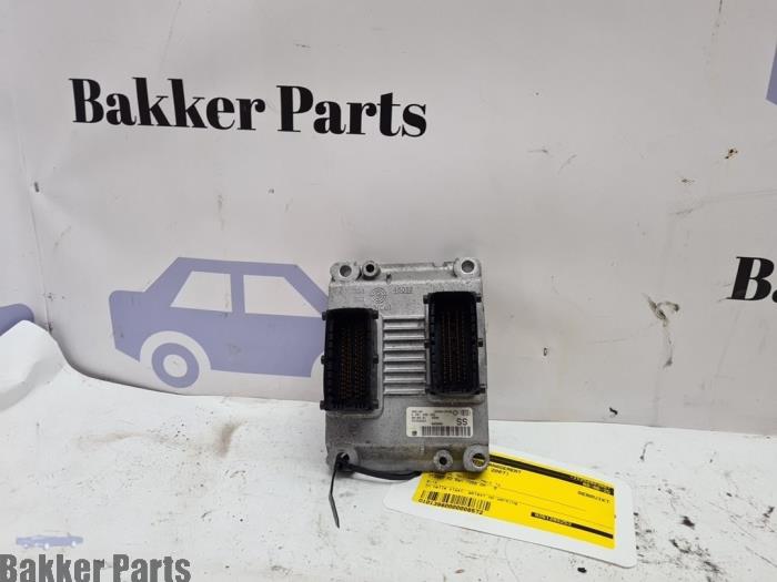 Używane Komputer sterowania silnika Opel Corsa C (F08/68) 1.2 16V Twin Port Cena € 60,00 Procedura marży oferowane przez Bakker Parts