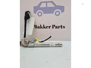 Usados Tensor de cinturón de seguridad derecha Citroen C3 Aircross I (2C/2R) 1.2 e-THP PureTech 110 Precio € 100,00 Norma de margen ofrecido por Bakker Parts