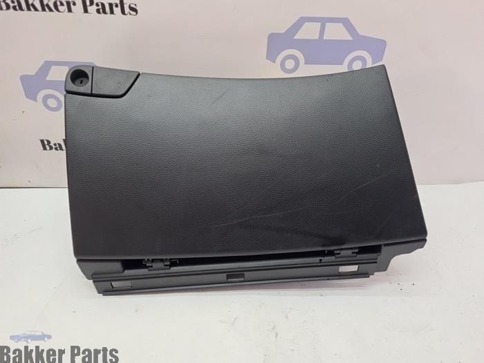 Begagnade Handskfack Hyundai i40 CW (VFC) 1.7 CRDi 16V Pris € 60,00 Marginaltabell erbjuds av Bakker Parts