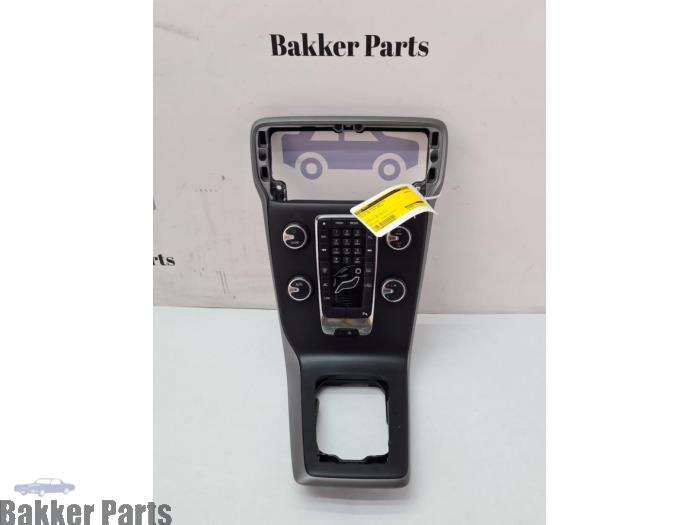 Used On-board computer controller Volvo V40 (MV) 1.6 T3 GTDi 16V Price € 100,00 Margin scheme offered by Bakker Parts