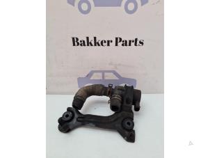 Usados Bomba de agua Volvo V40 (MV) 1.6 T3 GTDi 16V Precio € 35,00 Norma de margen ofrecido por Bakker Parts