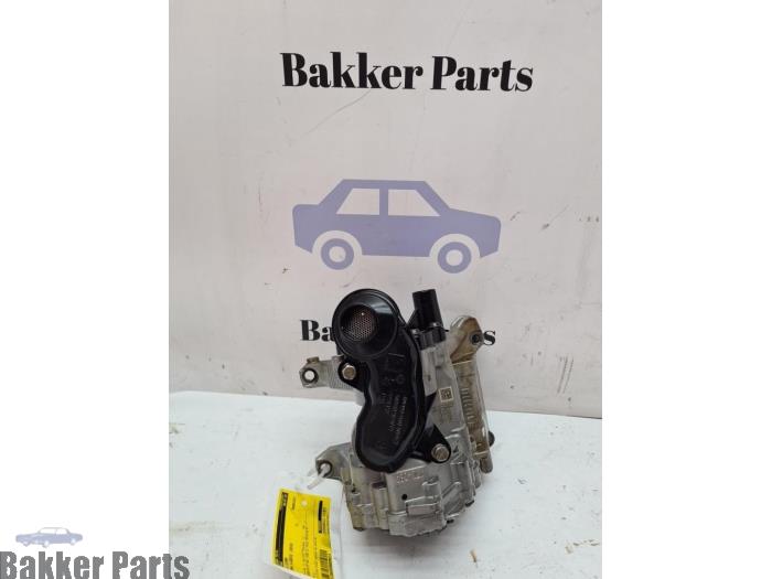 Używane Pompa oleju BMW 3 serie (F30) 318i 1.5 TwinPower Turbo 12V Cena € 100,00 Procedura marży oferowane przez Bakker Parts