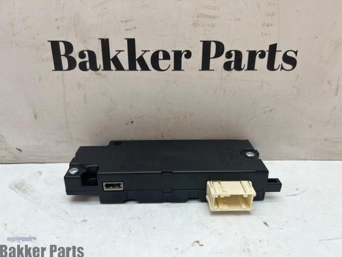 Używane Modul Bluetooth Citroen C4 Picasso (UD/UE/UF) 1.6 HDiF 16V 110 Cena € 35,00 Procedura marży oferowane przez Bakker Parts
