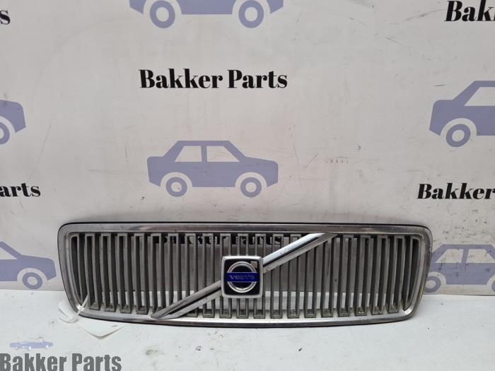 Używane Grill Volvo V70 (GW/LW/LZ) 2.5 10V Cena € 35,00 Procedura marży oferowane przez Bakker Parts