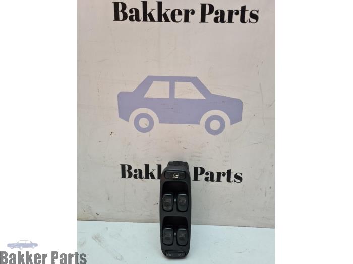 Usados Interruptor de ventanilla eléctrica Volvo V70 (GW/LW/LZ) 2.5 10V Precio € 50,00 Norma de margen ofrecido por Bakker Parts