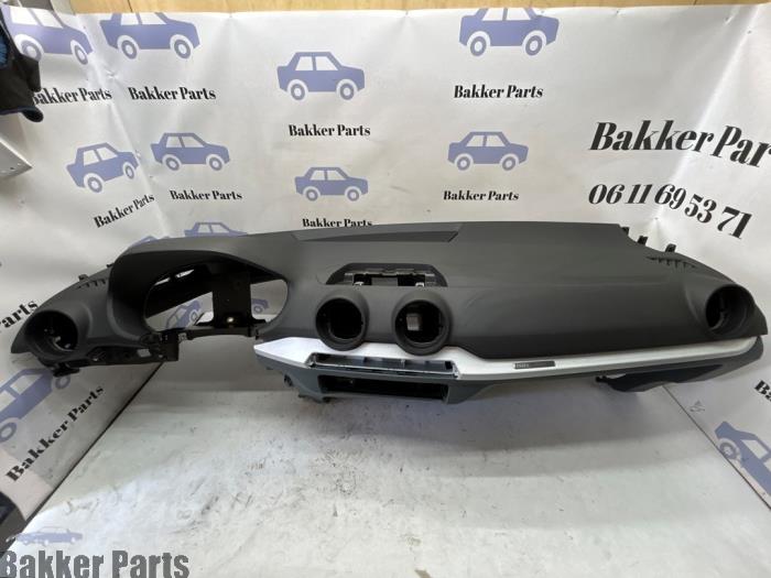 Usados Salpicadero Audi SQ2 (GAB/GAG) Precio € 550,00 Norma de margen ofrecido por Bakker Parts