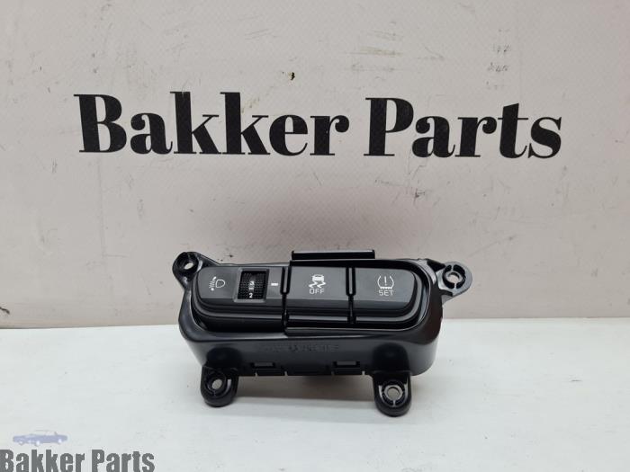 Usados Interruptor ESP Kia Picanto (JA) 1.0 12V Precio € 20,00 Norma de margen ofrecido por Bakker Parts